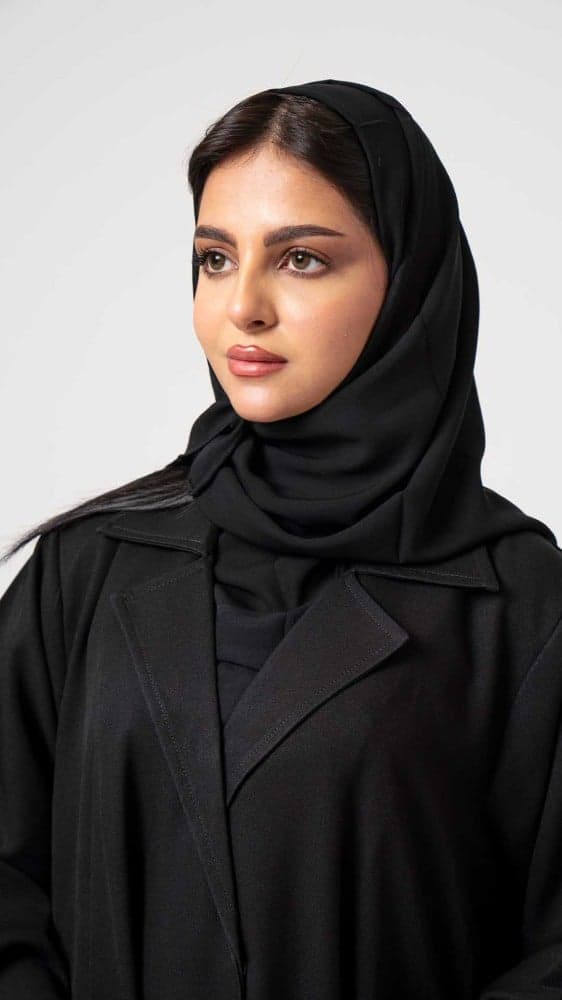 عباية بكسرات جانبية