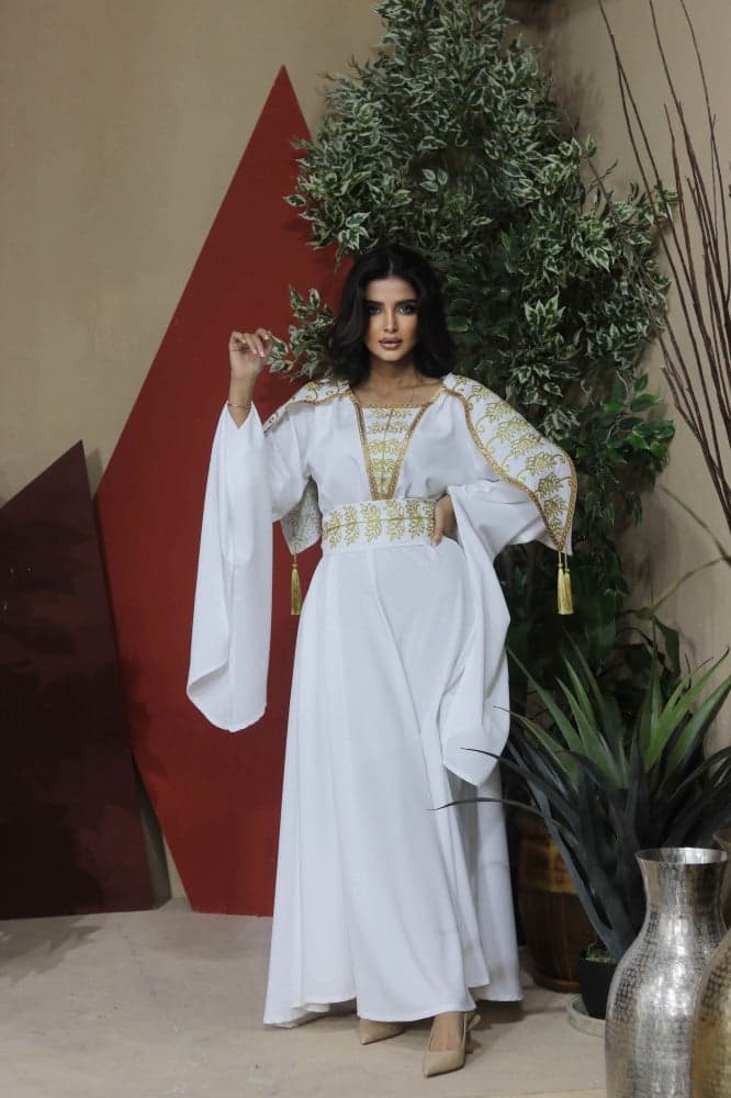 جلابية ابيض فخمة بقصة اكمام مميزة