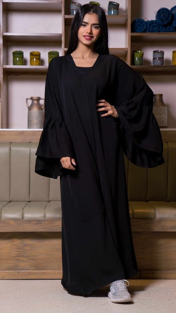 عباية سوداء باكمام كلوش