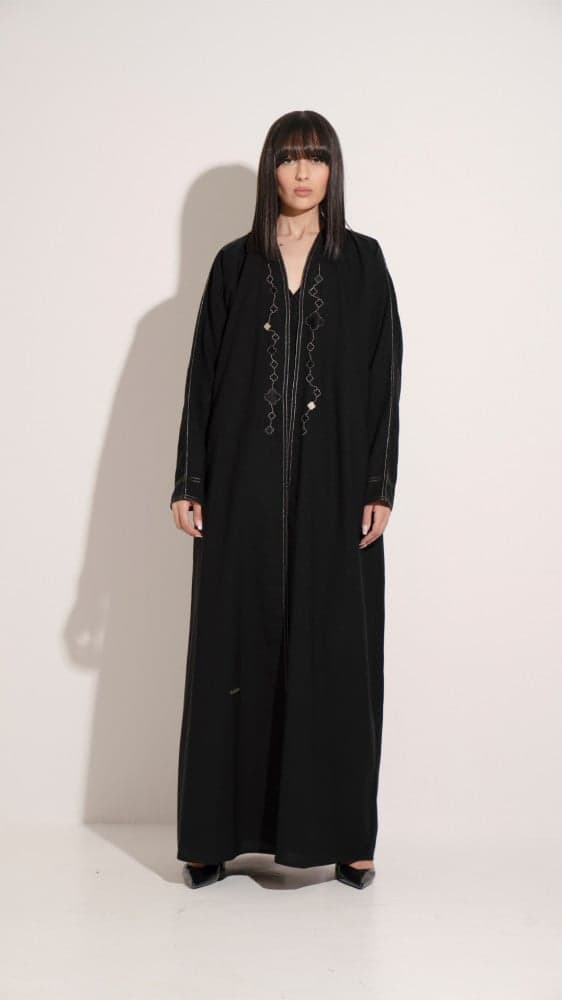 عباية بتطريز ذهبي ناعم