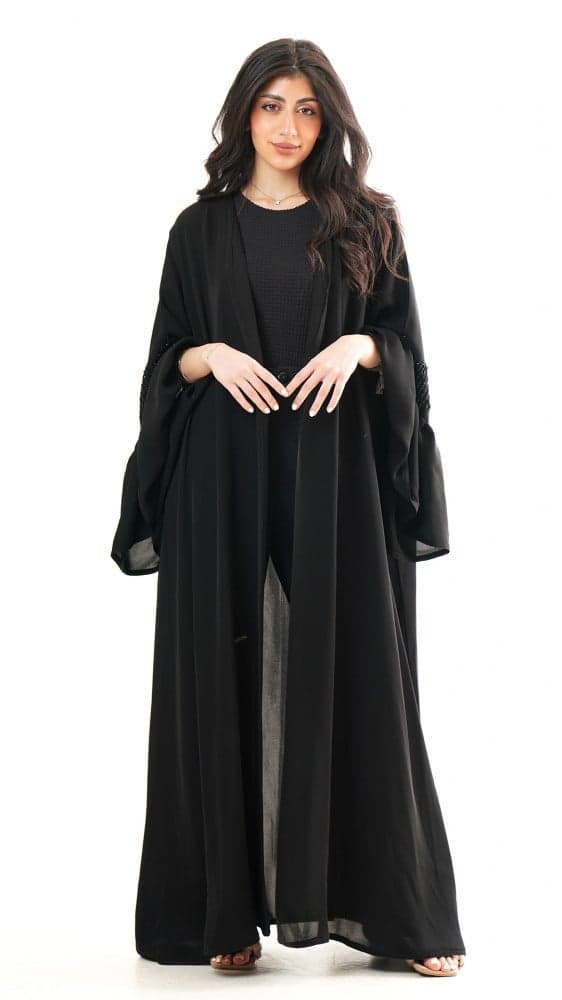 عباية باكمام كلوش مطرزه