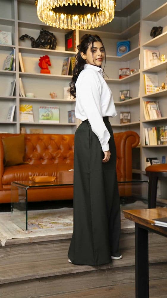 مريول متوسط زيتي تنورة وقميص