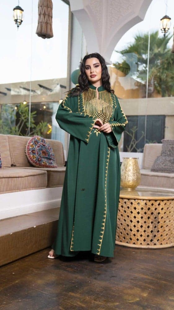 جلابية زيتي بتطريز ذهبي