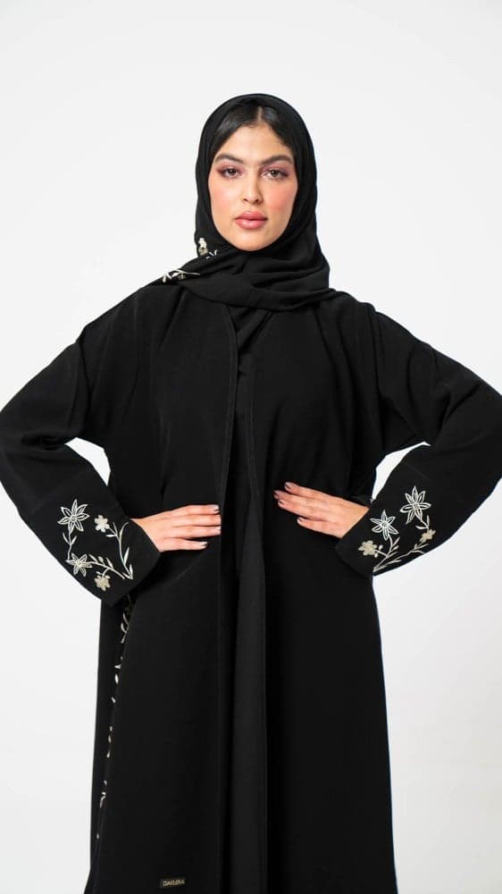 عباية كلوش بتطريز ورد