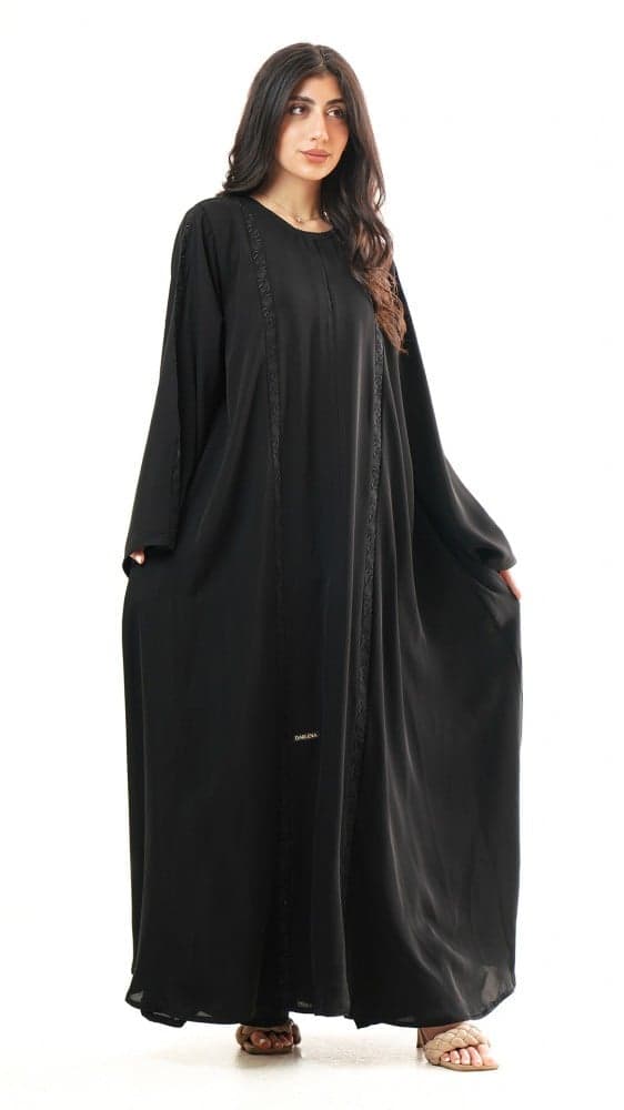 عباية بتطريز اسود