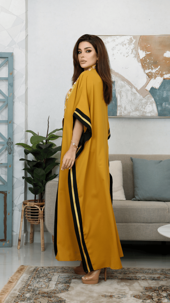 جلابية بقصة واسعة