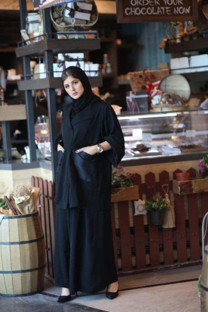 عباية قطعتين بجيوب منفصلة