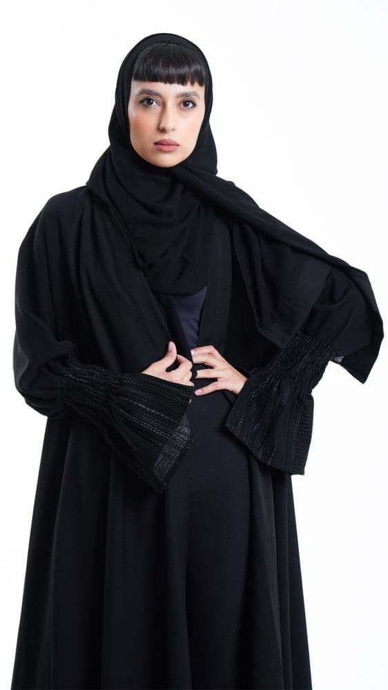 عباية مفتوحة باكمام كلوش مطاط