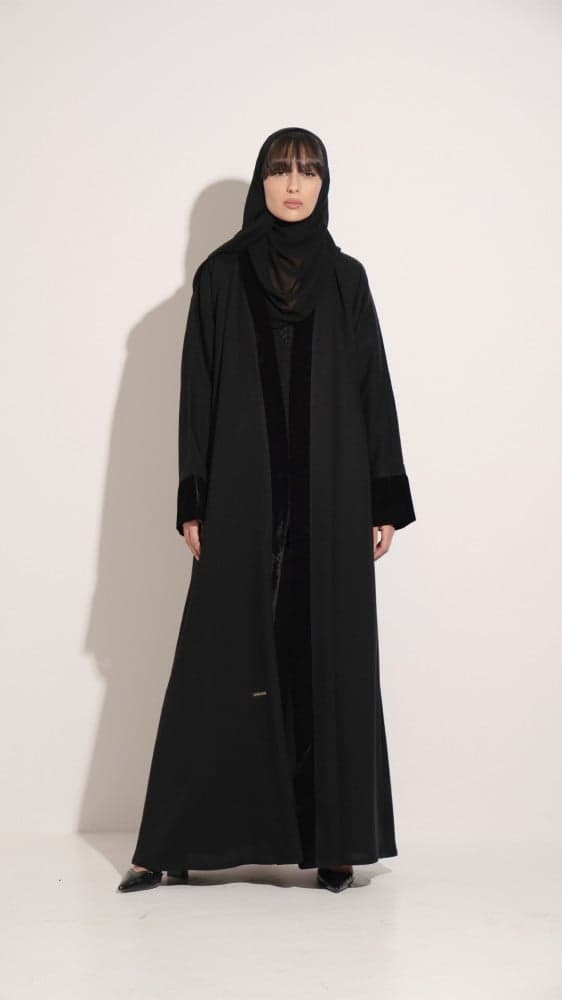 عباية شتوية مفتوحة مزينه بقطيف