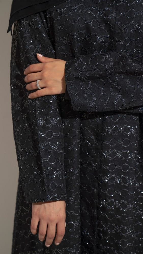 عباية بخامة لامعه