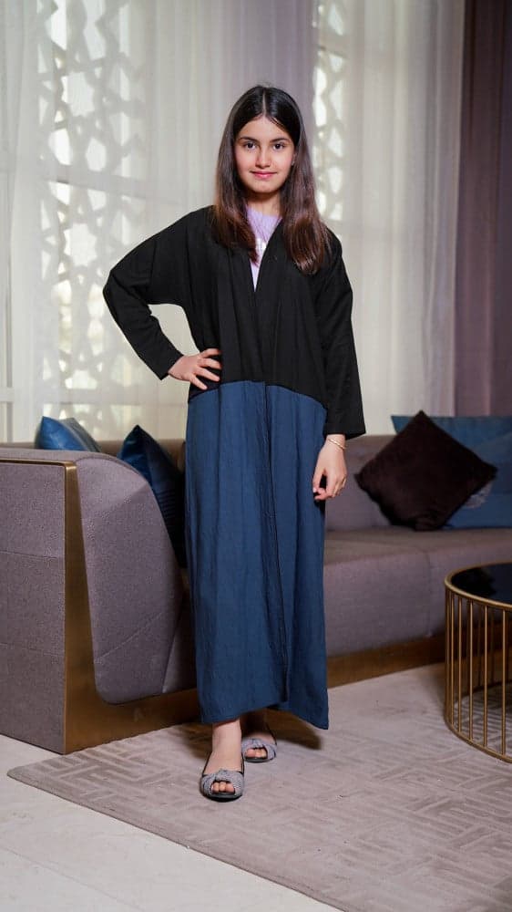 عبايه لونين ازرق واسود