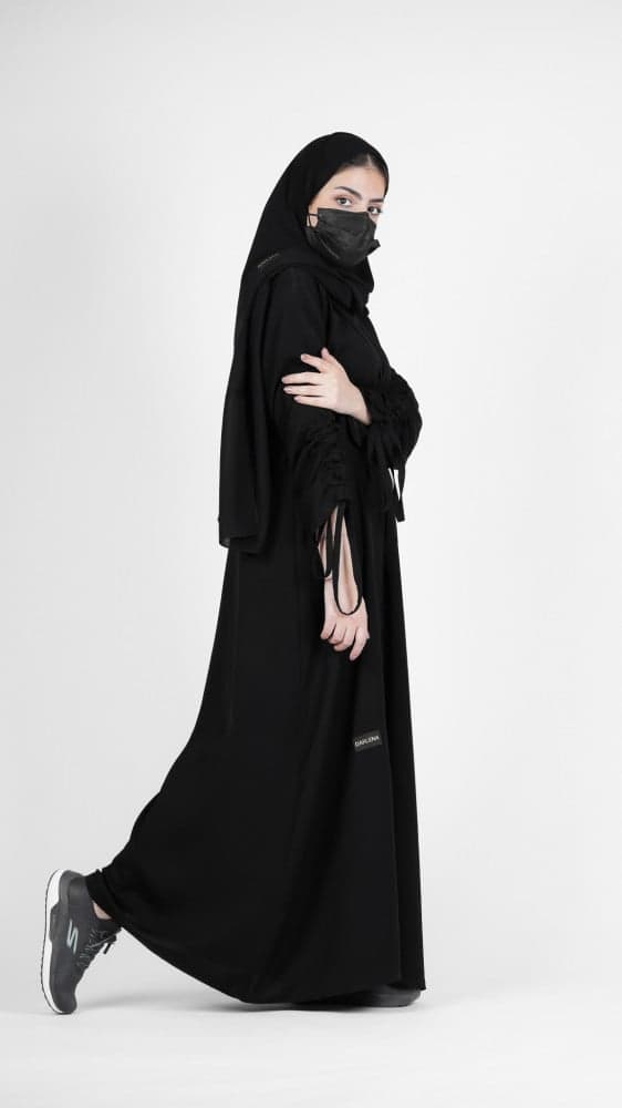 عباية بشريط سحب على الاكمام