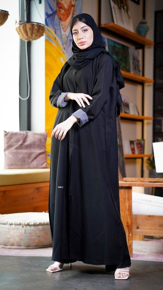 عبايه باكمام رمادي مثنيه