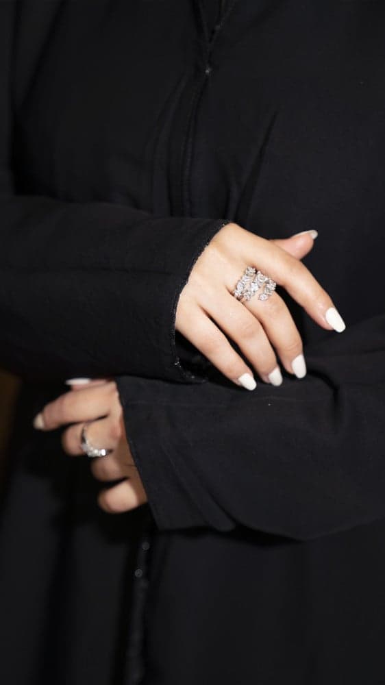 عباية بخامة لامعه