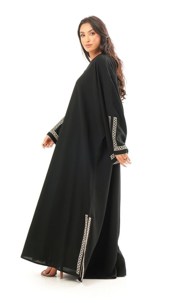 عباية بتطريز سكري