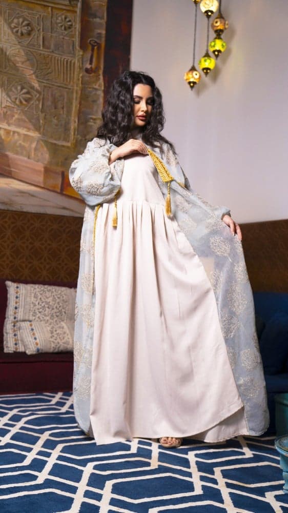 جلابية مفتوحة بقصة مشبوكة