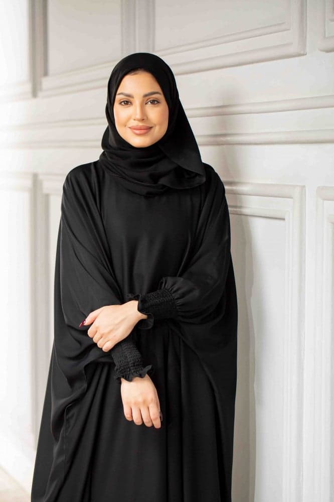 عباية بشت سوداء عملية وساترة