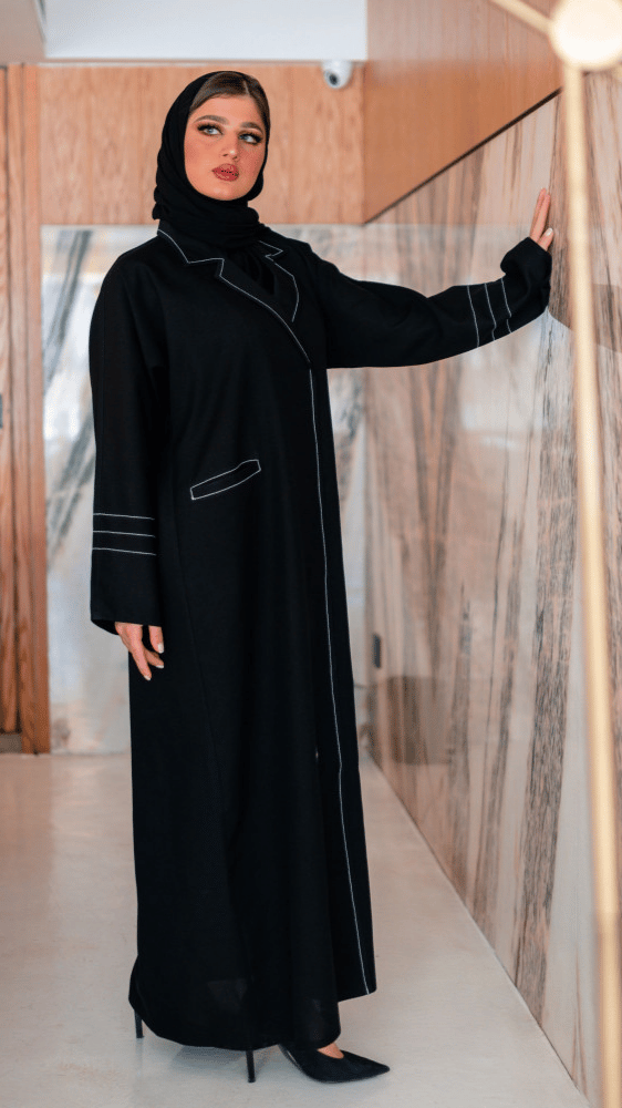 عباية جاكيت بخيوط بيضاء