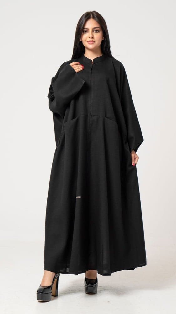 عباية فضفاضه بجيوب أماميه