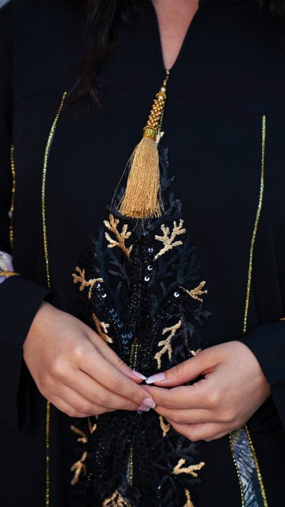 جلابية بلون أسود كلوش