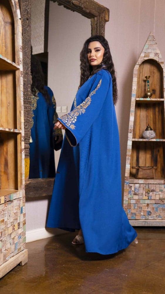 جلابية أزرق مطرزة