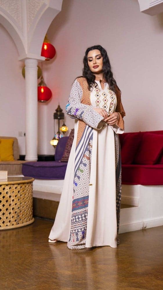 جلابية بتطريز ملون