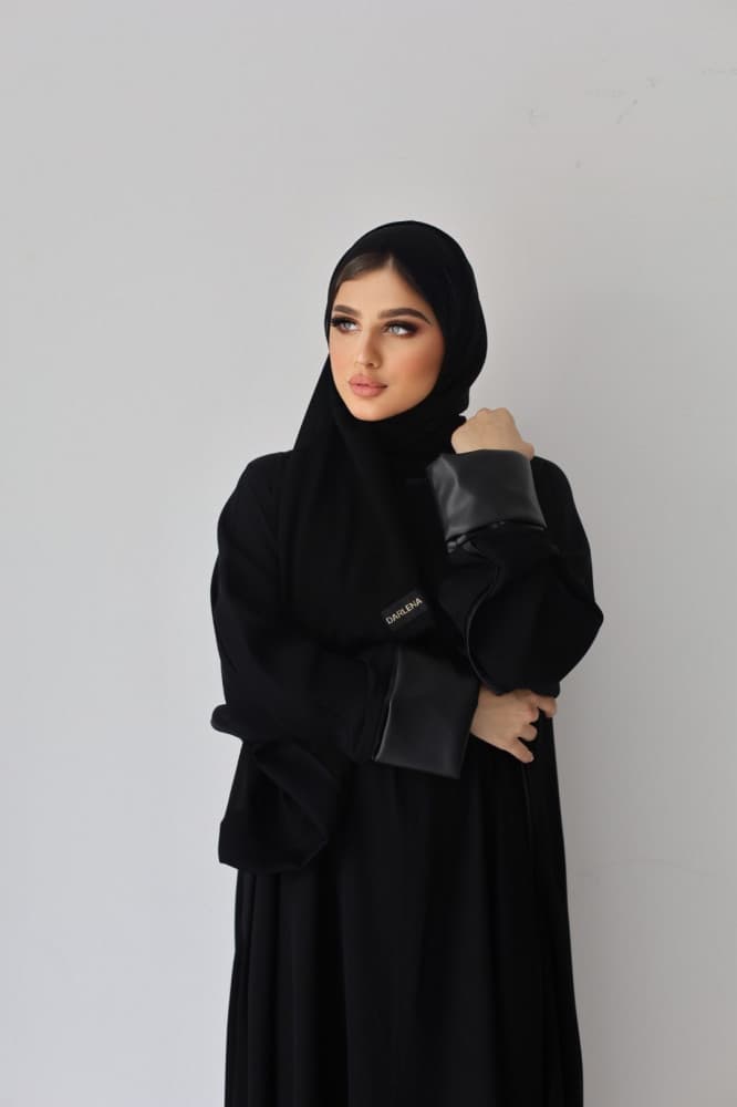 عباية كم جلد اسود