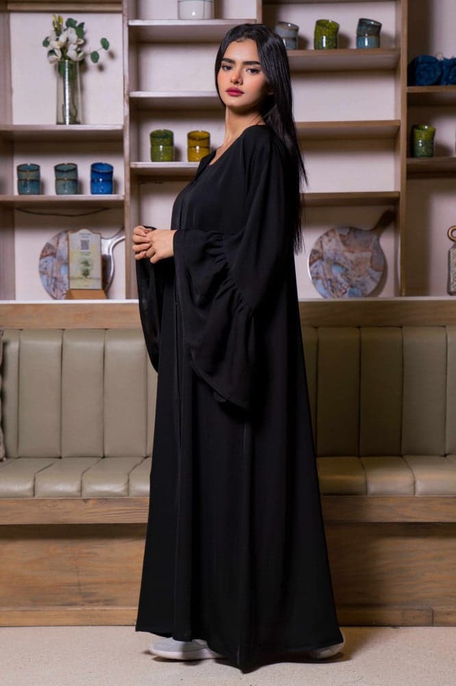 عباية سوداء باكمام كلوش