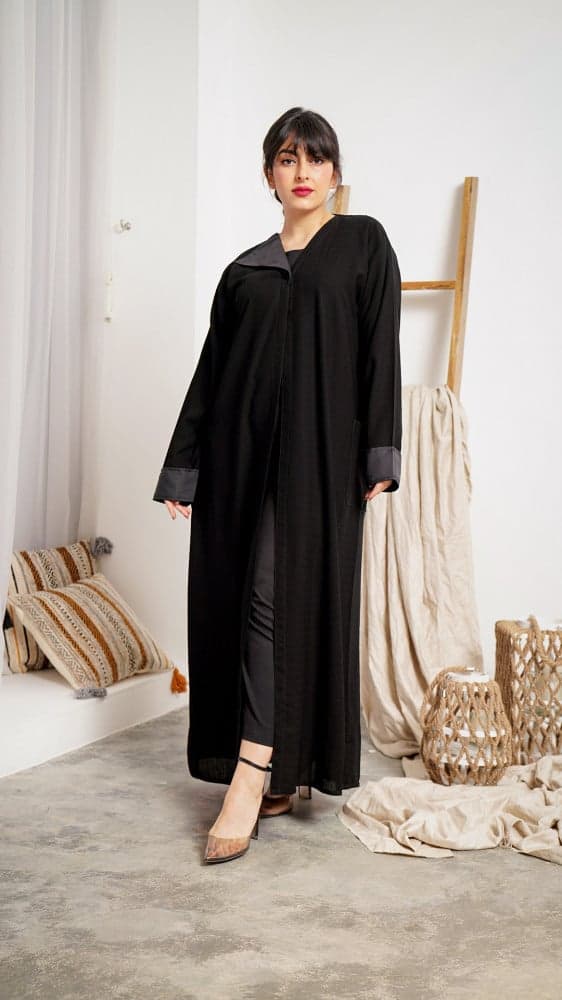 عبايه نص ياقه بزره واحده