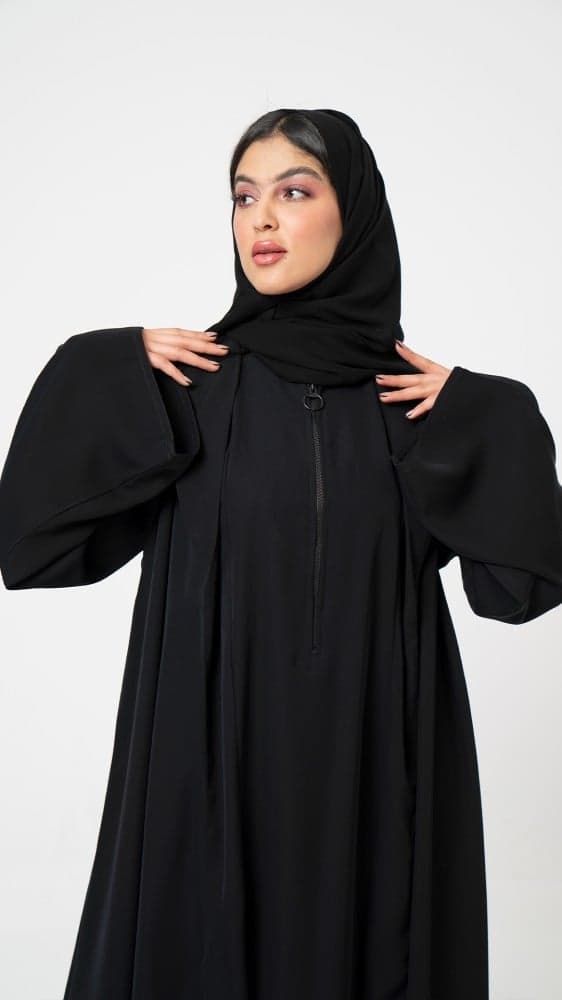 عباية مقفلة بسحاب