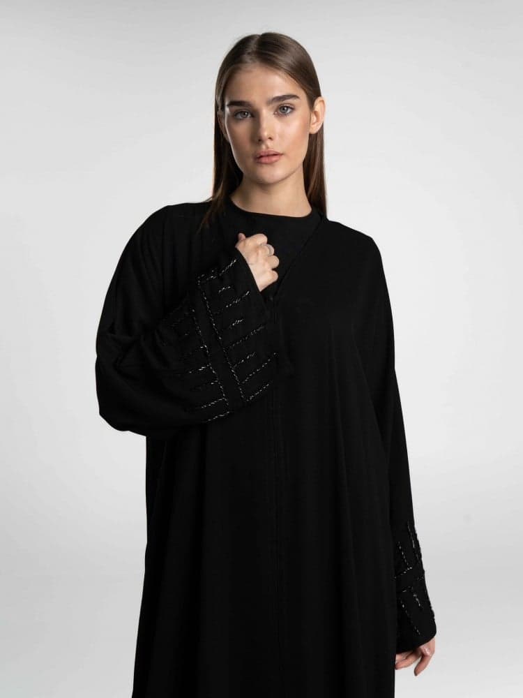 عباية بأكمام شك