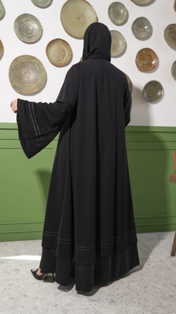 عباية طبقتين من الاسفل باكمام كلوش