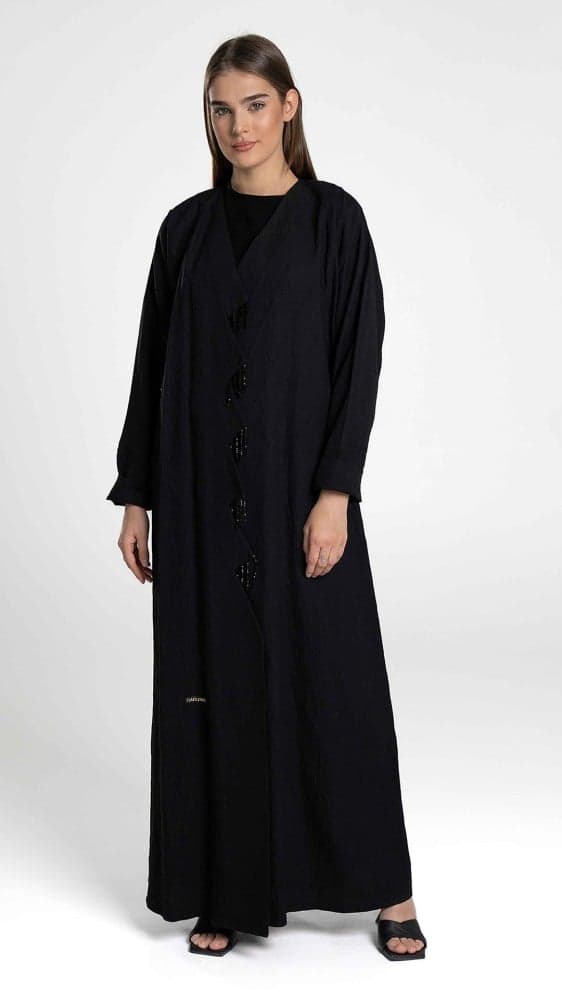 عباية بقصة مزينة بشك