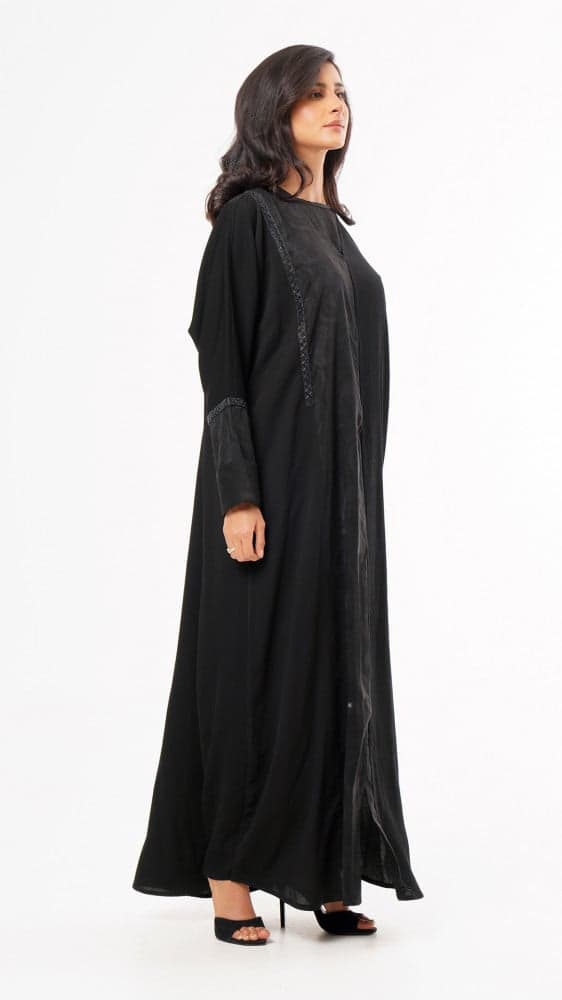 عباية بكرستال جانبي وعلى الاكمام