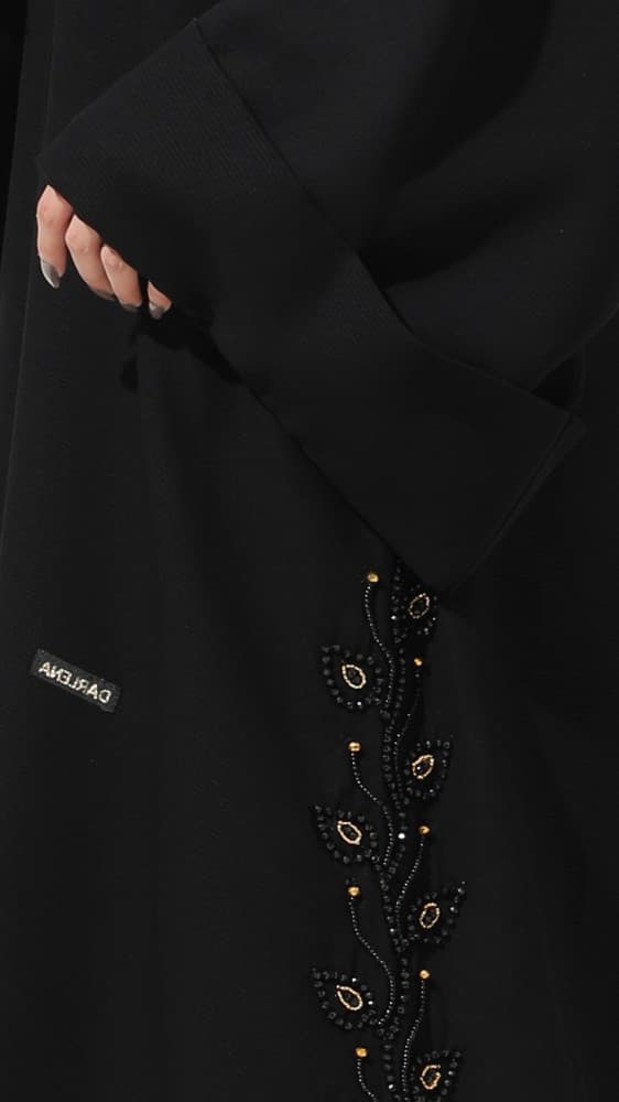 عباية قطعتين منفصلة تنورة مع جاكيت مطرز