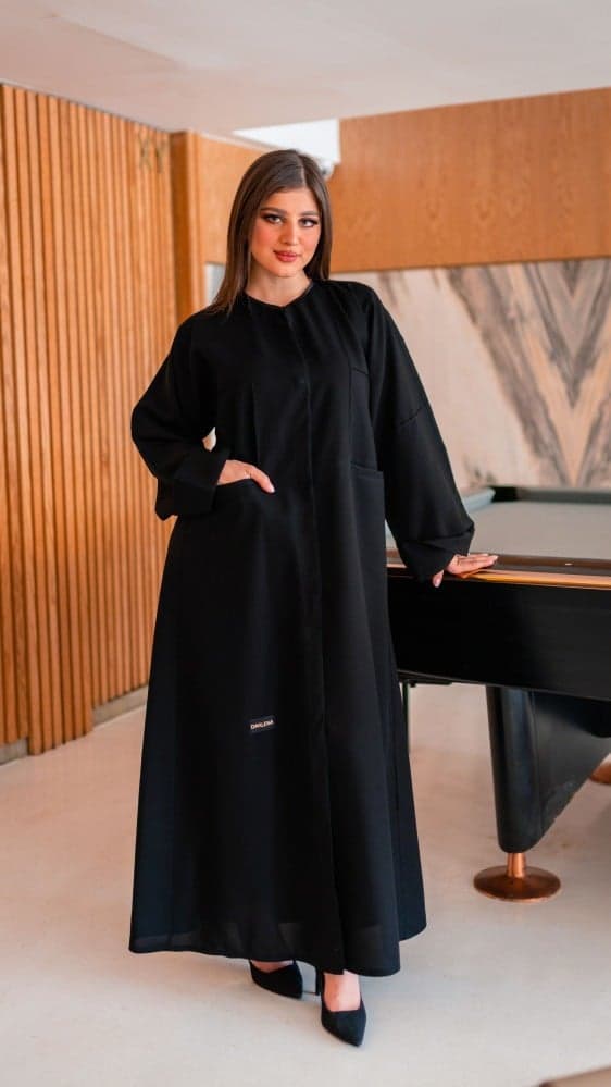 عباية بجيوب من الأمام