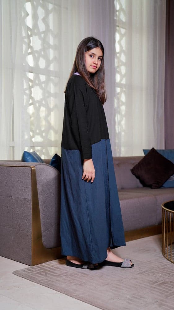 عبايه لونين ازرق واسود