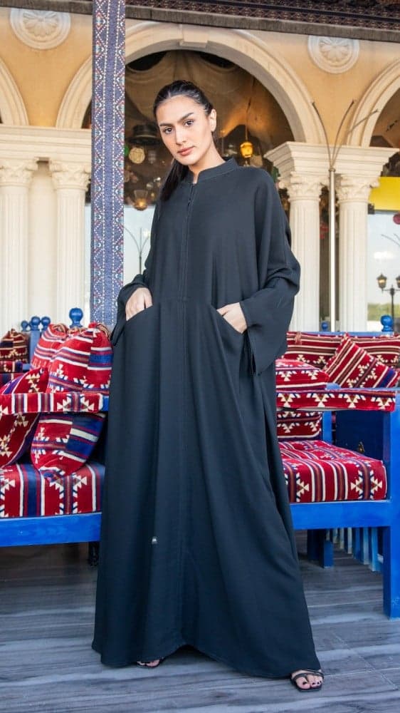 عبايه كريب ملكي انترنت فضفاضه بجيوب