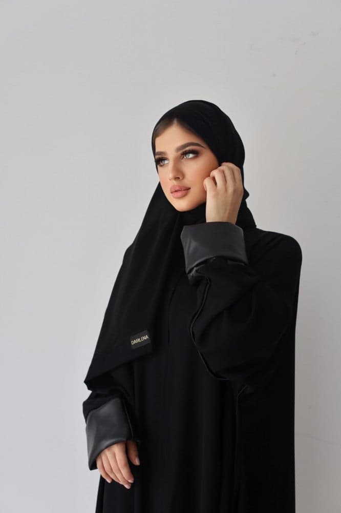 عباية كم جلد اسود