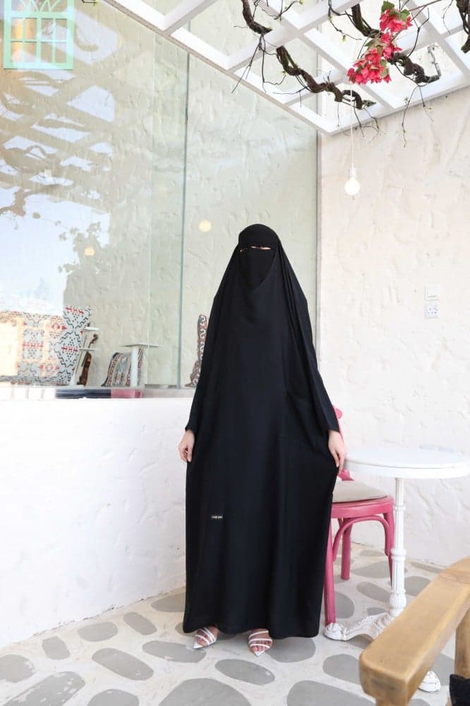 عباية رأس مغلقة بجيوب