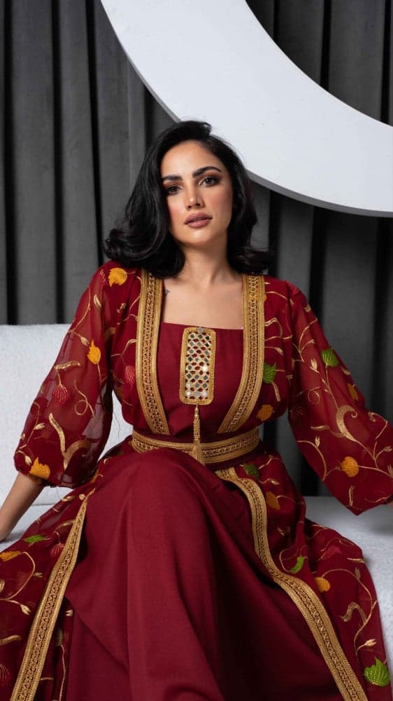 جلابية احمر بنقوش