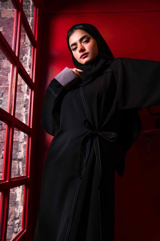 عباية كم شامواه و رباط على الخصر