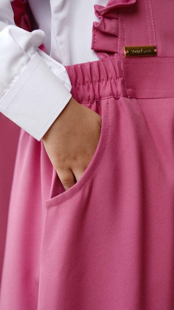 مريول ابتدائي بكشكشه ناعمة وجيوب