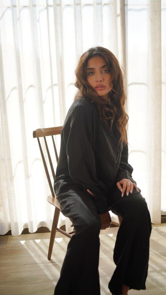 طقم قميص وبنطلون أسود