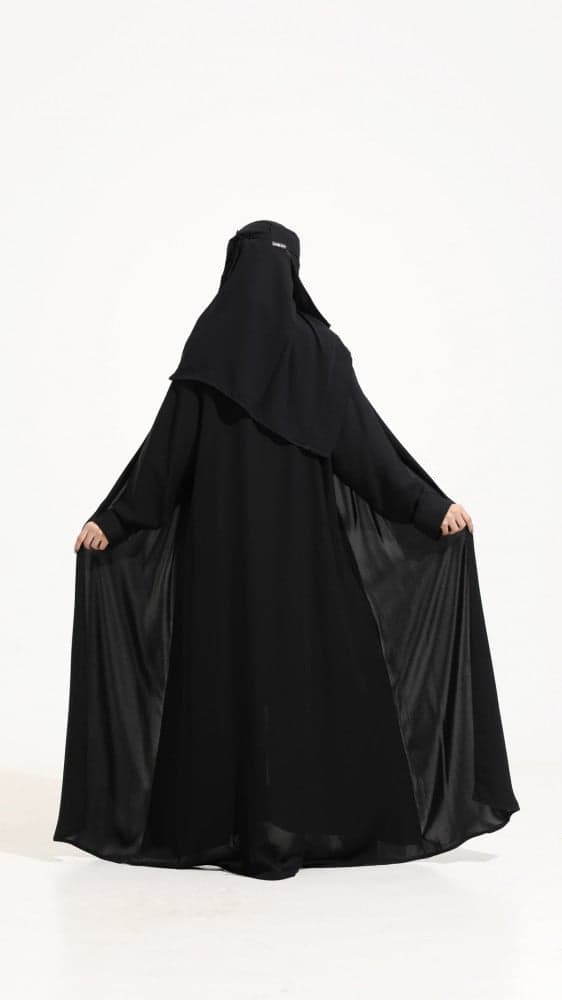 عباية بفستان متصل