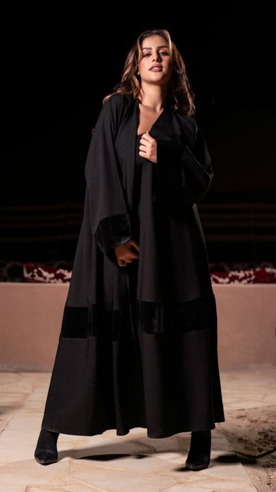 عبايات شتوية بشت مزينه بقطيف