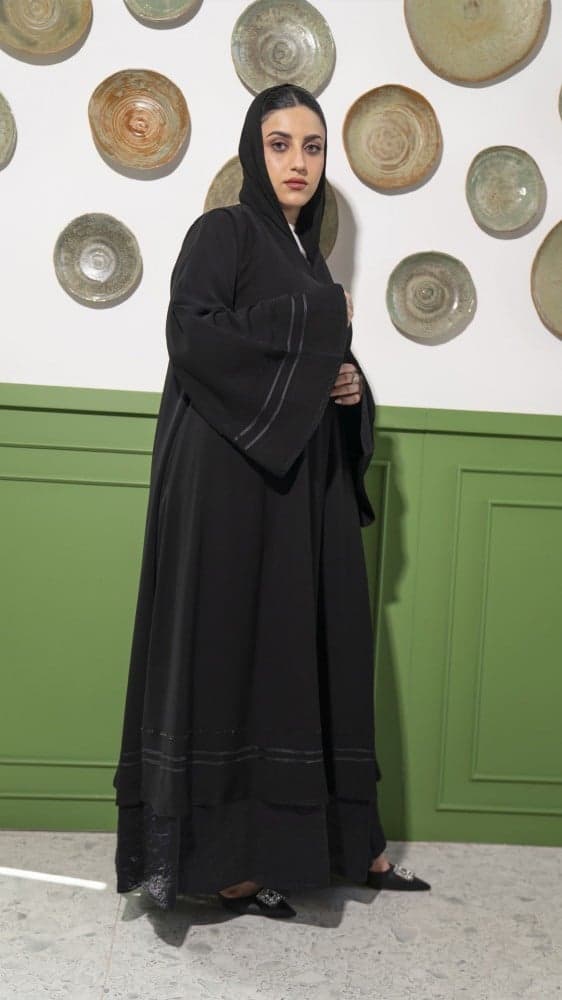 عباية طبقتين من الاسفل باكمام كلوش