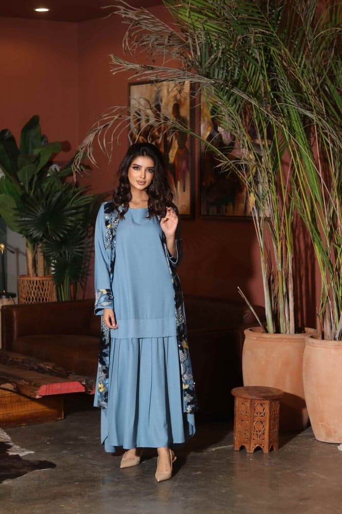 جلابية مفتوحة بفستان داخلي