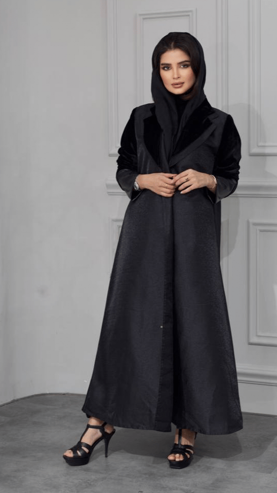 عباية شتوية بياقه ومعصم جلد