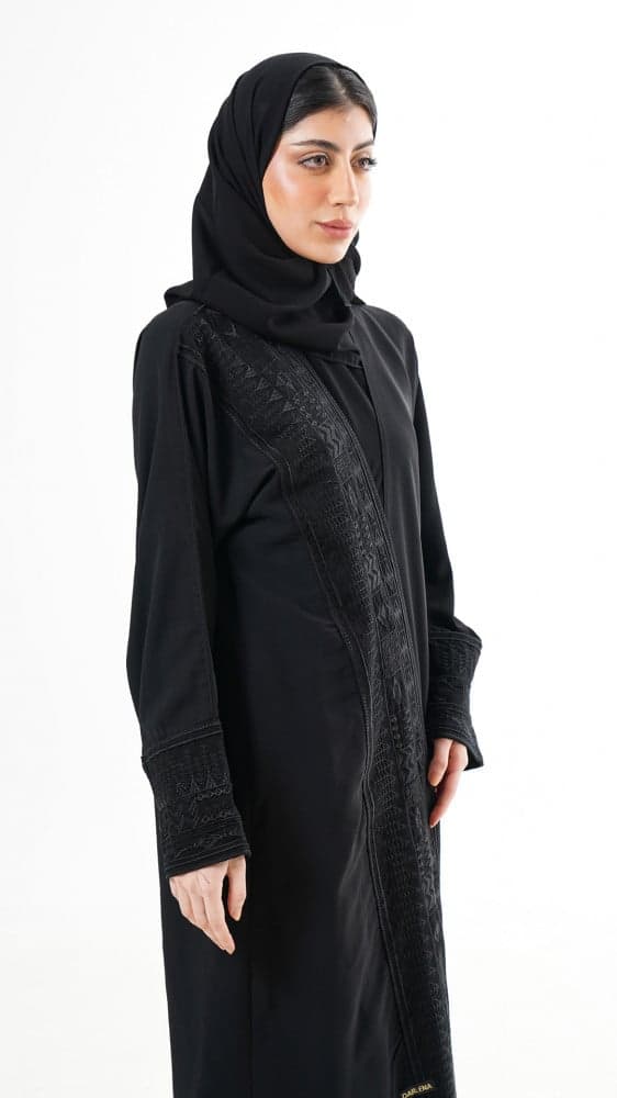 عباية لف بتطريز اسود